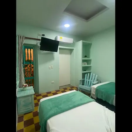 4cr-1m 4 Bedroom House In Getsemani With Air Conditioning And Wifi *